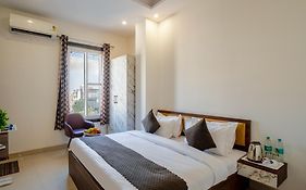 Hotel Delhi 53 Near Isbt Kashmiri Gate